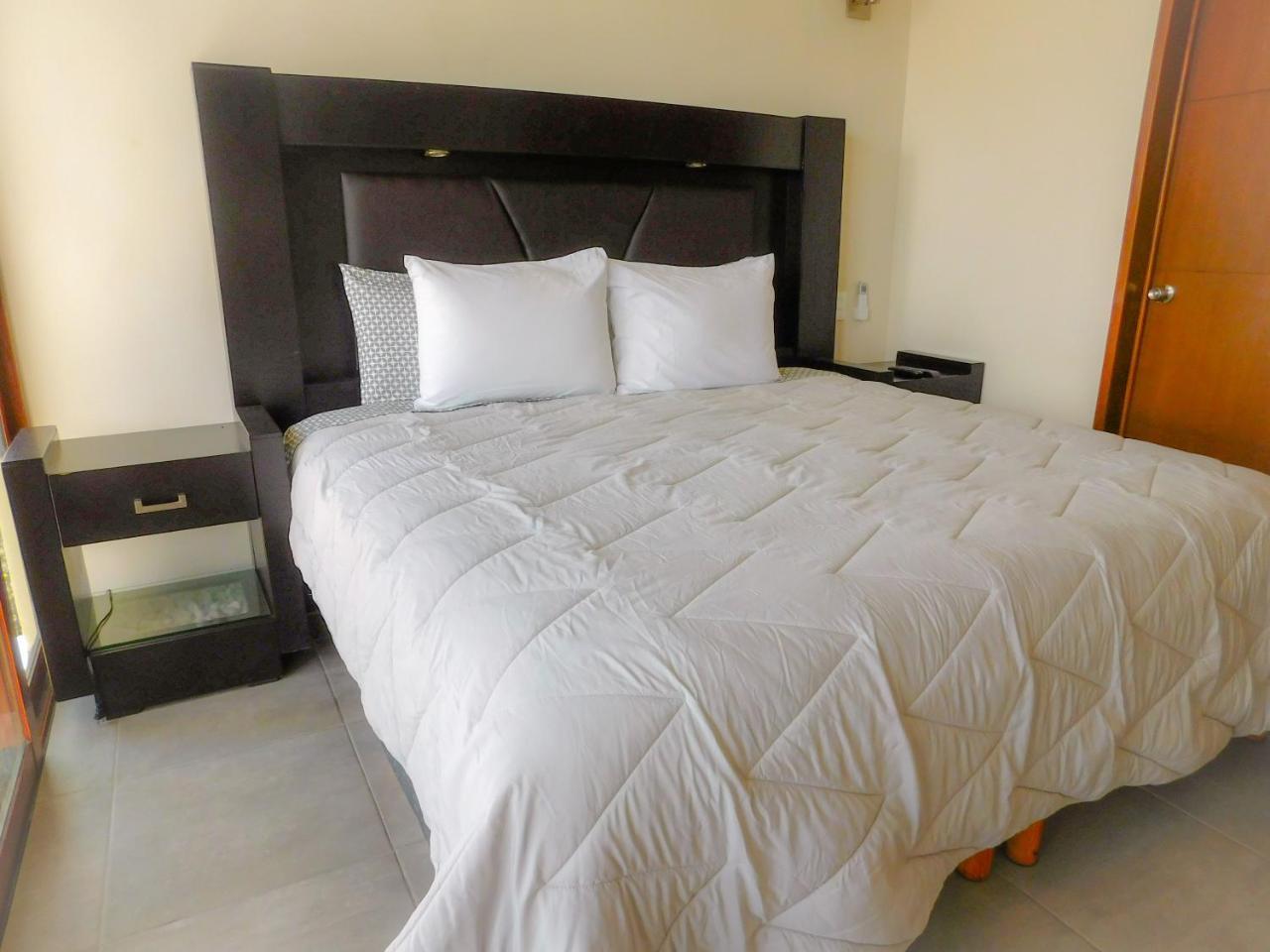 Aquastar By Rt Vacation Rentals Махахуал Екстериор снимка