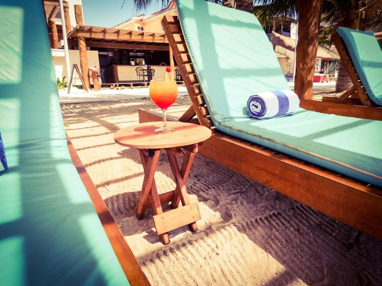Aquastar By Rt Vacation Rentals Махахуал Екстериор снимка